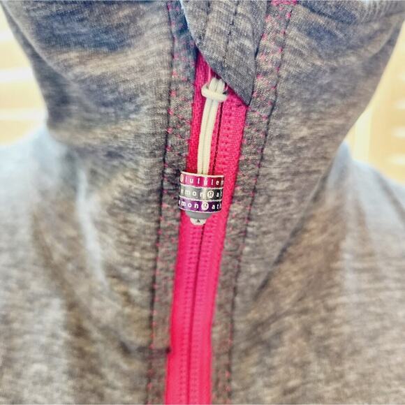 Lululemon Womens Tadasana Jacket Size 6 Gray Pink Mesh Back Zip Up Athletic - Picture 5 of 6